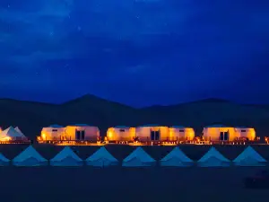 Dunhuang Mingsha Mountain Desert Camping Luxury Base