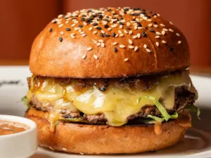 Burger & Lobster