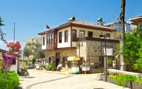 Kaleci Castle Street