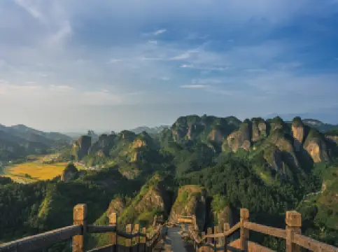 Langshan Scenic Area - En Mountain