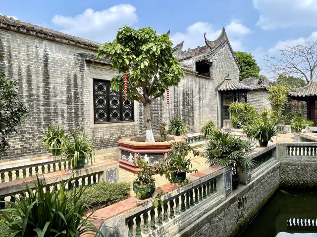 Yuyin Hill House