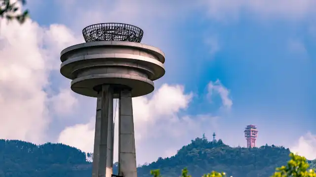 โรงแรมใกล้Phoenix Mountain Scenic Area