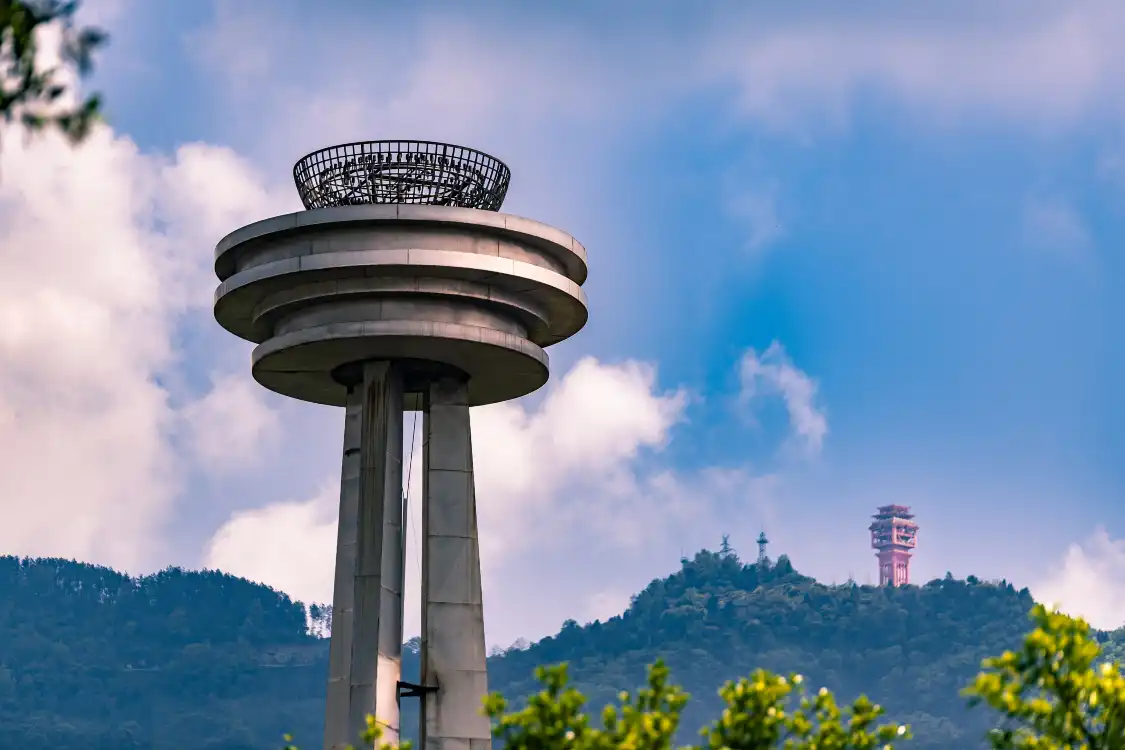 Hotels near Feng Huang Shan