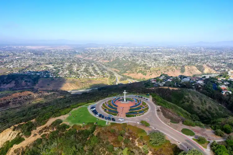 Hotel dekat Mount Soledad