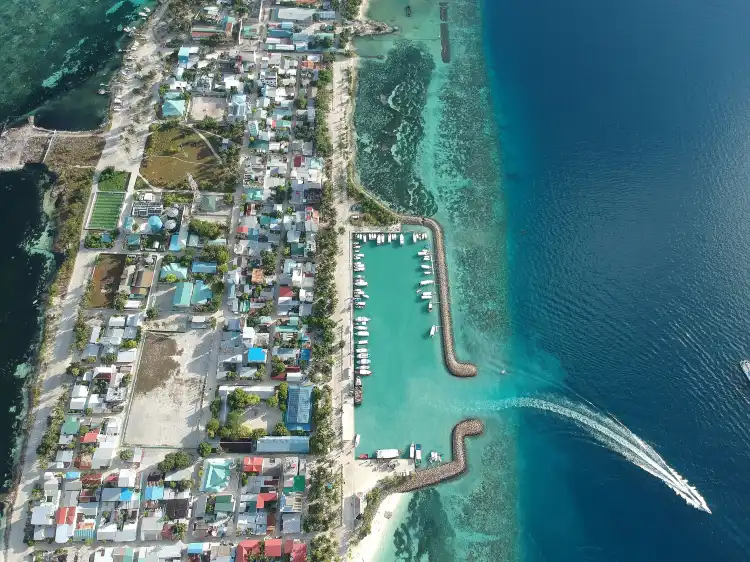 Hotels in Ithaafushi