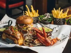 Burger & Lobster