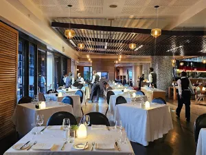 San Deck, Bar & Restaurant