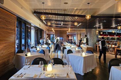 San Deck, Bar & Restaurant