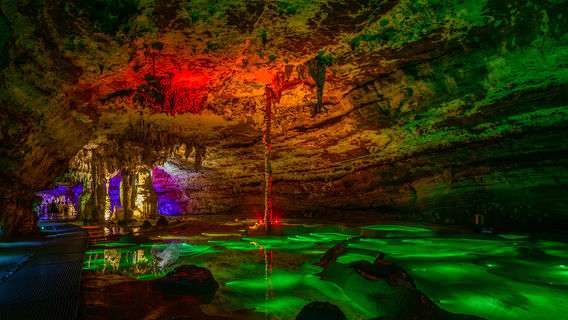 Shi Er Bei Hou Underground Crack Scenic Spot