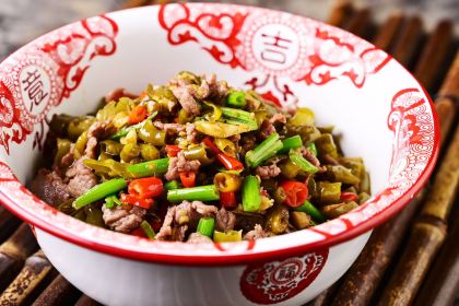 帅巴人东西子田园饭庄