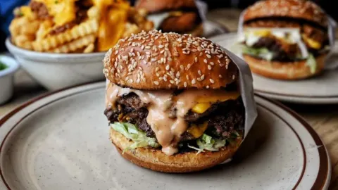 Class Clown Hamburgers in 艾伯塔省