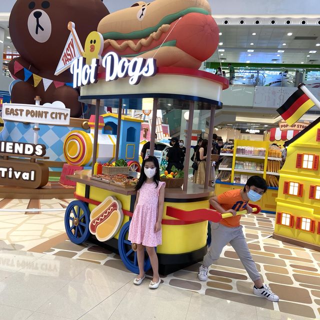 LINE FRIENDS 環球美食盛典