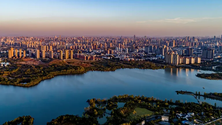 Hotels near Kuntongyuan Museum