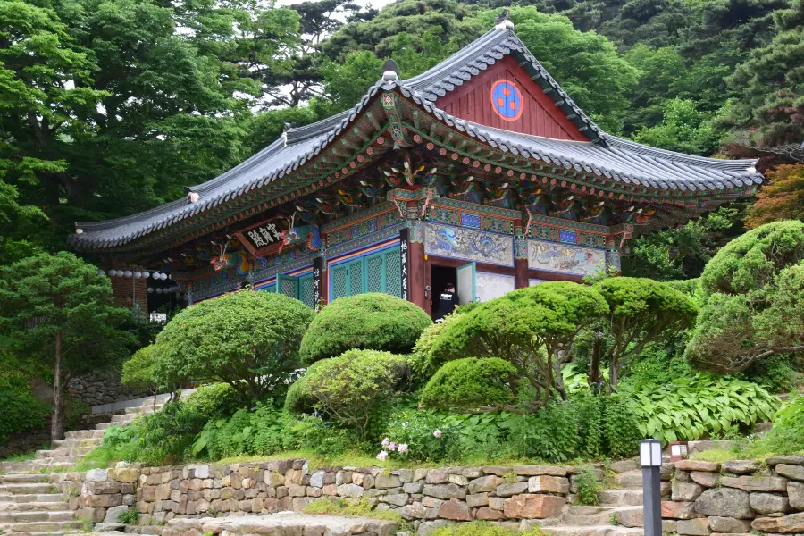 Jeondeungsa Temple