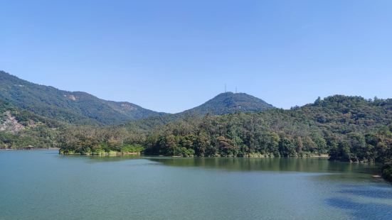 湖光山色，风景迷人！非常适合散步地方