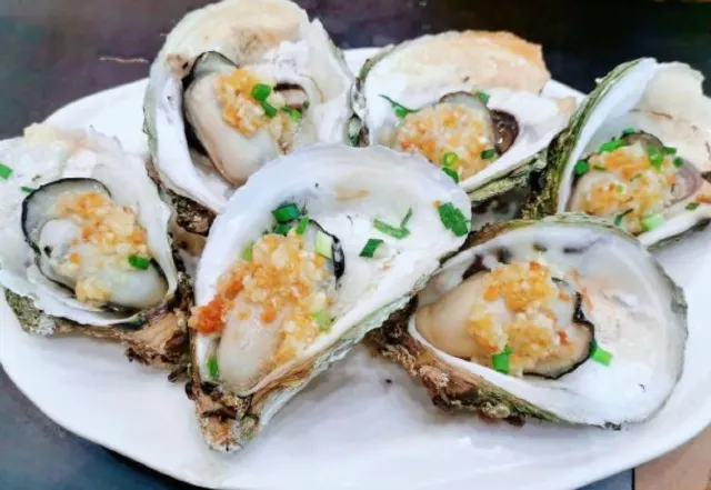 深圳海鮮餐廳的蒜蓉蒸生蠔