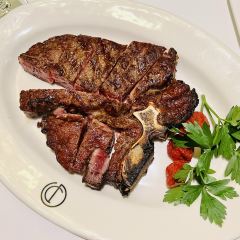 Panos The Steakhouse & Lounge 여행 사진