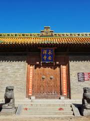 융안 사원