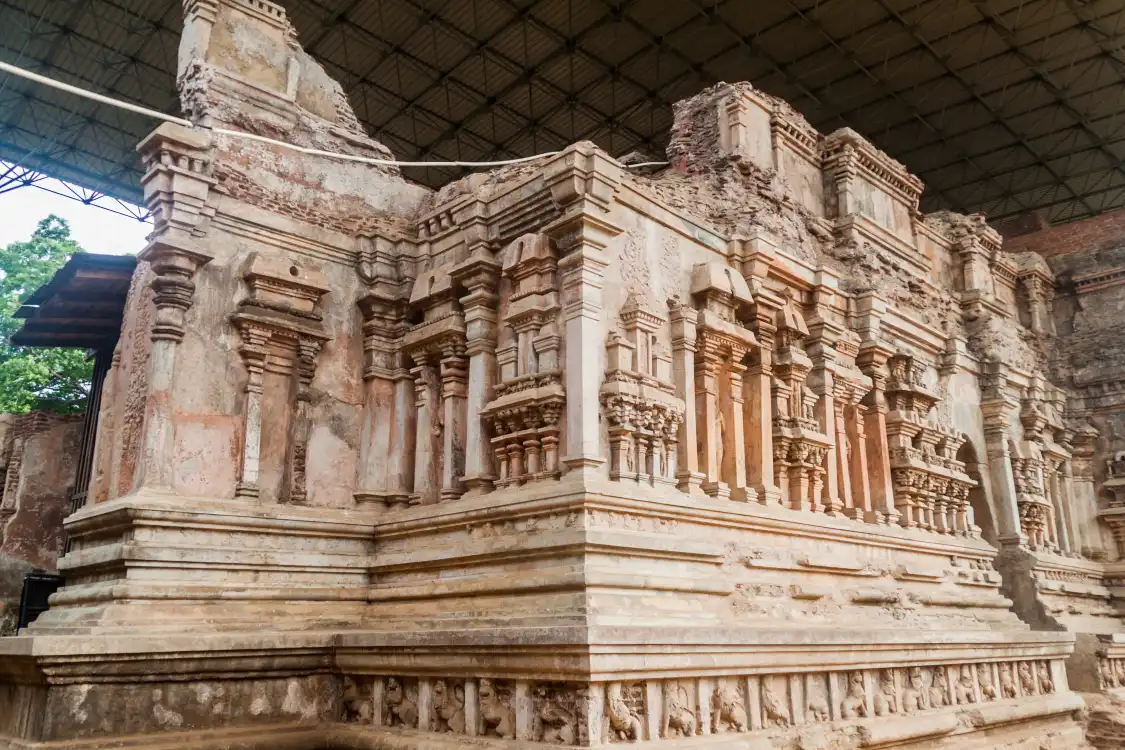 Hotels near Thivanka Image House