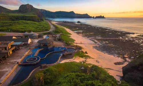 Green Island Zhaori Hot Spring