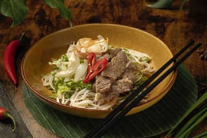 V CORNER Vietnamese Bistro & Bar