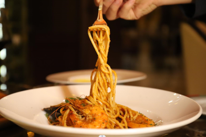 Zhongzhouhuangguanjiarijiudian·zonglvgezizhu Restaurant