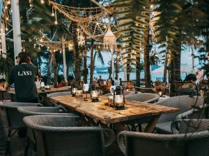 LAN BAR