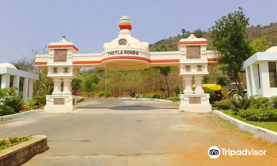 Hotels near Thotlakonda Buddhist Monastery