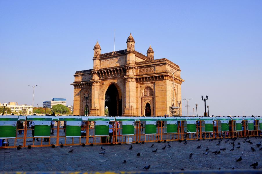 Lennot Abu Dhabi Mumbai