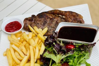 La Rosabelle Bar & Grill