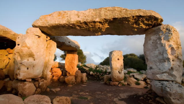 Monumento Natural de Montaña Amarilla