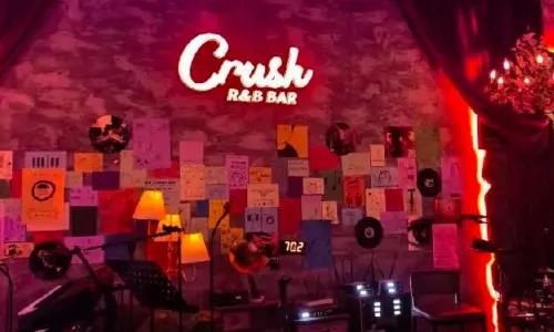 Only Crwsh R&B BAR