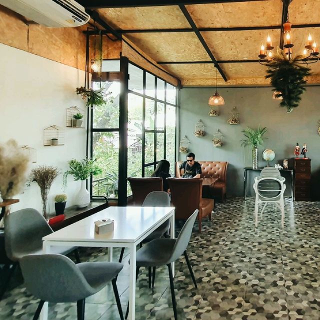 คาเฟ่บรรยากาศ​ธรรมชาติ​