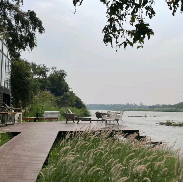 ราวี​ รีวา​ คาเฟ่สุดชิค​ กาญจนบุรี​