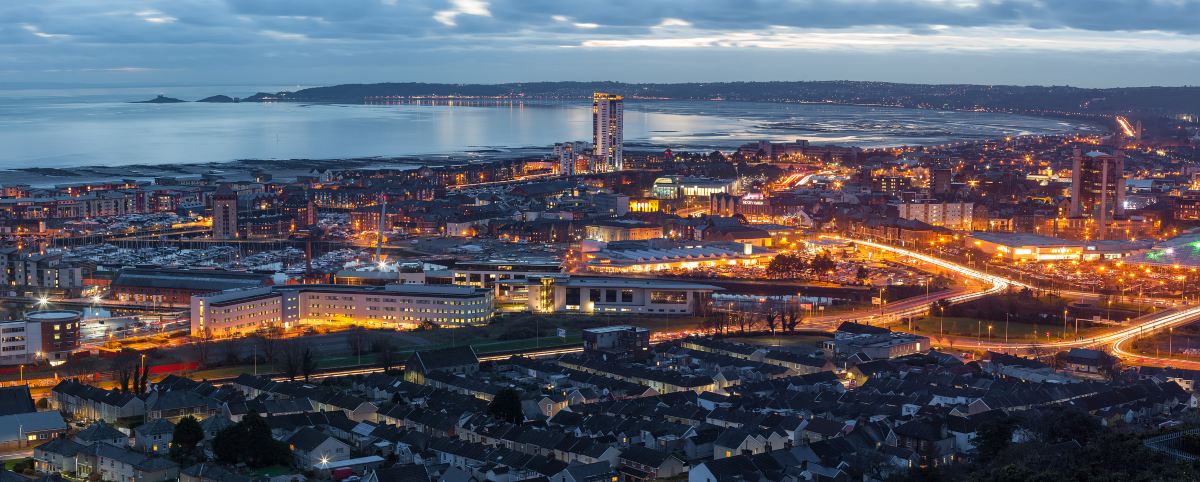 Flüge Neapel Swansea