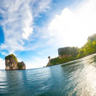 Отели рядом с достопримечательностью «Hong Island»