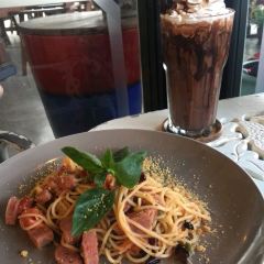 Tree Tales Cafe Pattaya User Photo