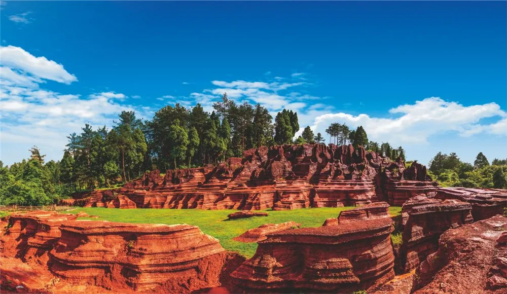 1_Red Stone Forest National Geological Park