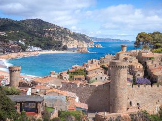 vuelos a Girona desde Malaga