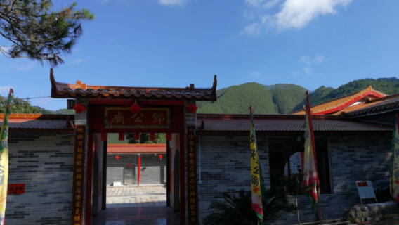 岑溪