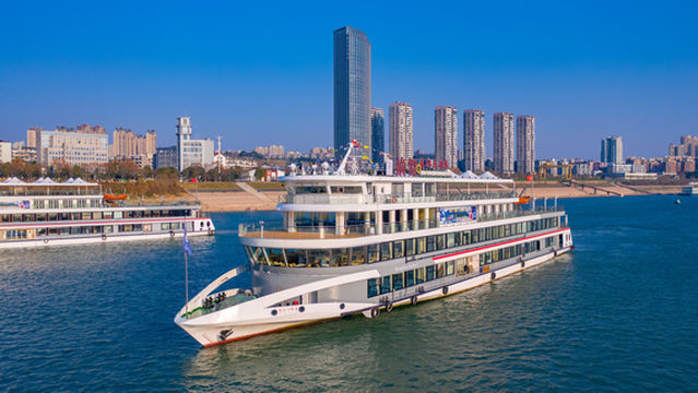 Sightseeing Boats in Yichang