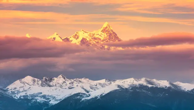 Sea of Clouds Sightseeing in Nyingchi