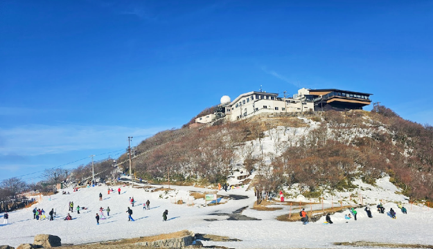 Gozaisho Ski Area