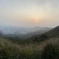 簡單行山路線 I #飛鵝山觀景台 I 最佳香港 日落美景 