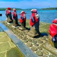 海に浸かるお地蔵様"はらほげ地蔵"﻿