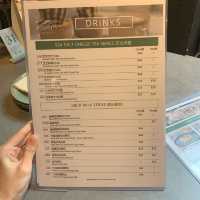 英國電話亭打卡位 悠閒咖啡店