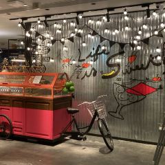 Greyhound Café Galleria (K11 Musea) User Photo