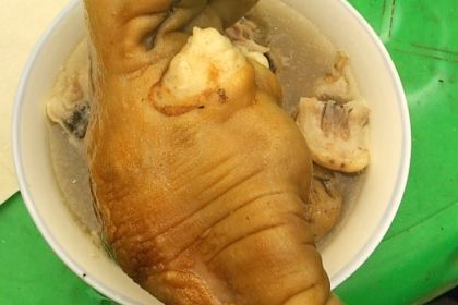 巩留饮食一条街