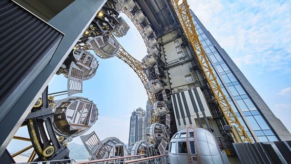Golden Reel Figure-8 Ferris Wheel