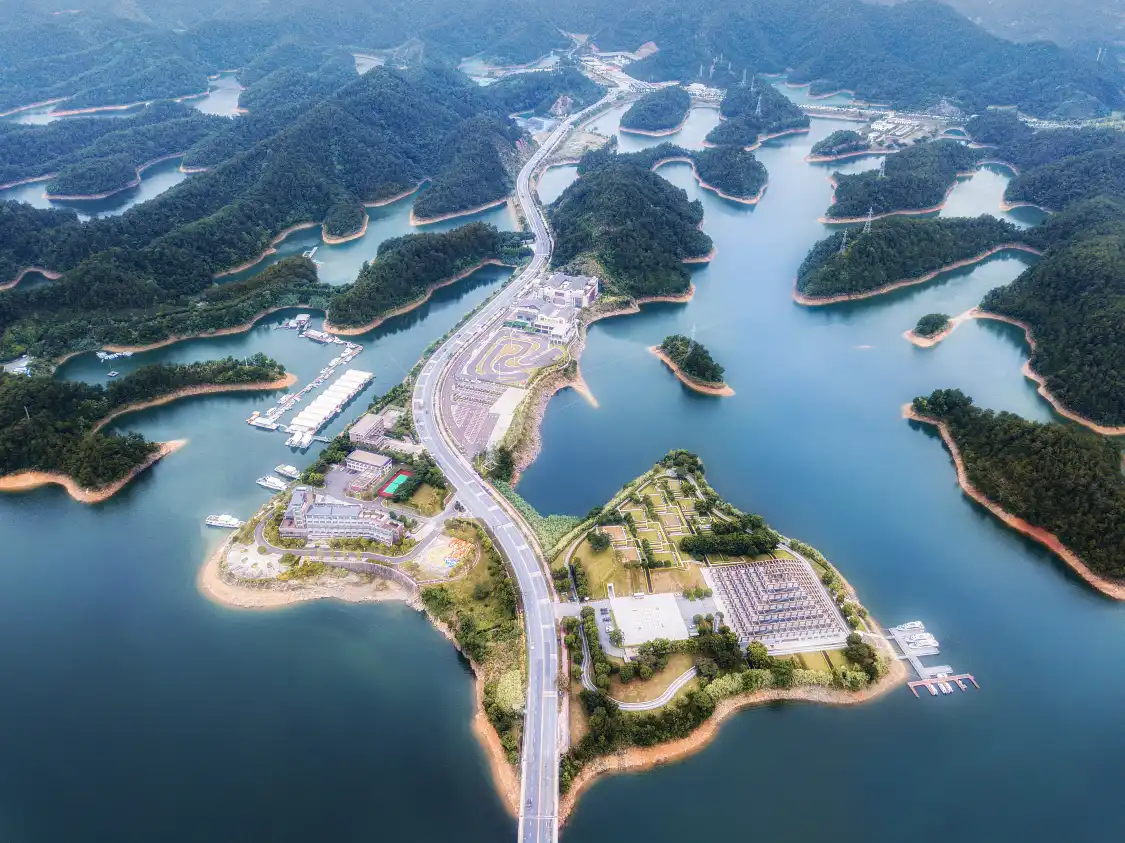 Hotels near Qiandaohufengjingqu-tianyumingzhuguandao Park